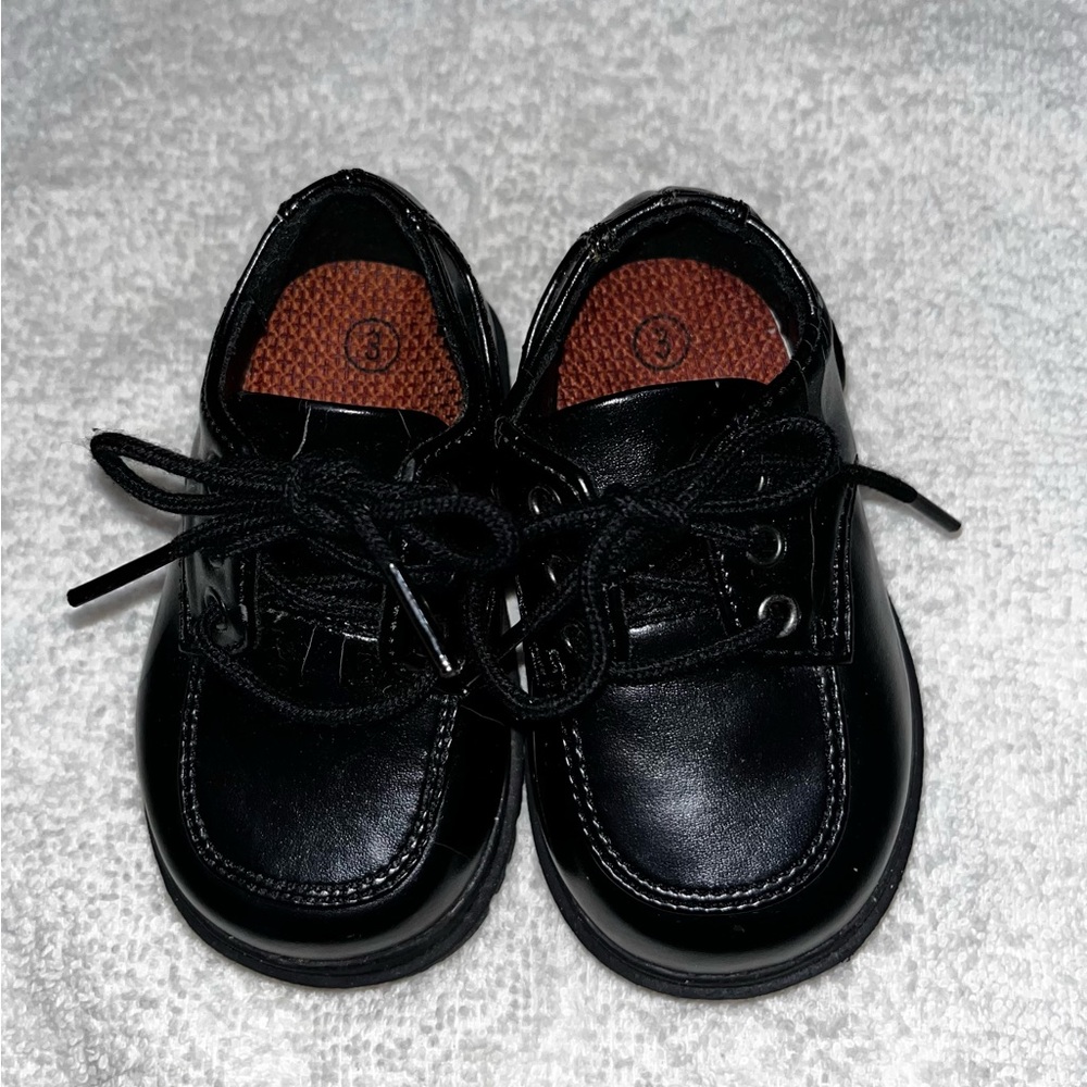 Toddler Sz 3 black dress shoes never worn